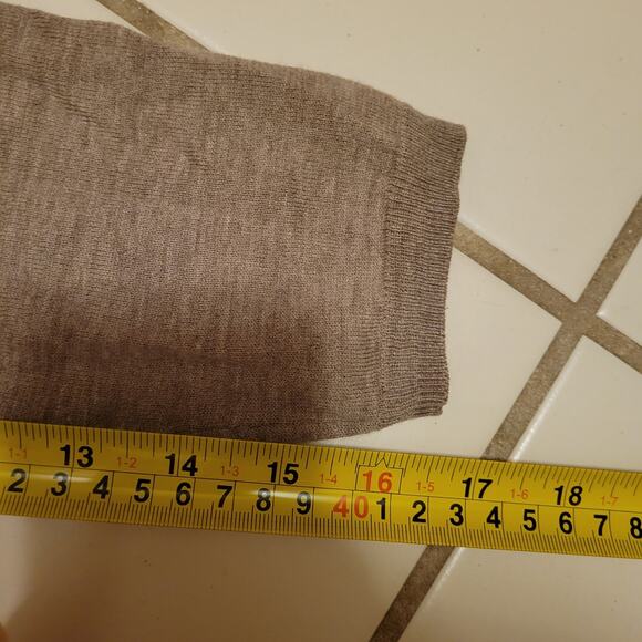 Faconnable Cozy Minimalist Heathered V-Neck Button-Front Cardigan Brown Mens M - Picture 6 of 8